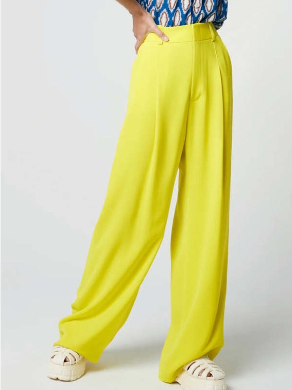 Smythe Chartreuse Pleated Trouser - size 4